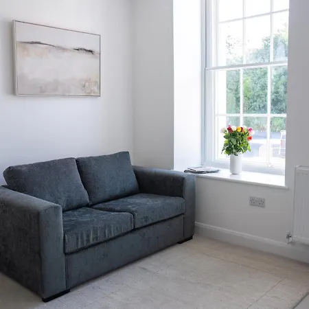 Lonsdale House Boutique