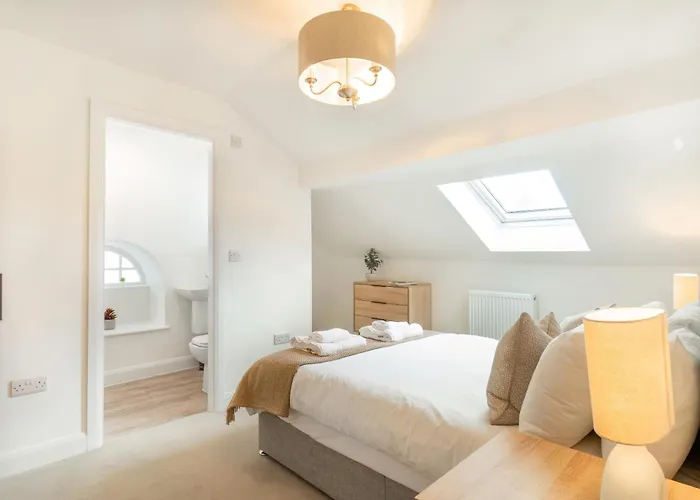 Lonsdale House Boutique