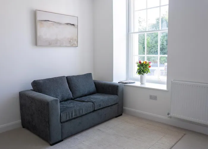 Lonsdale House Boutique