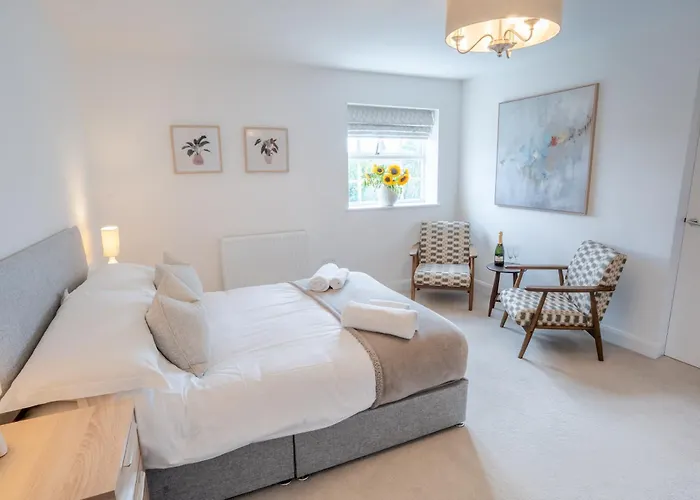 Lonsdale House Boutique