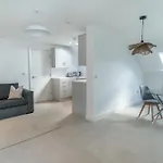 Lonsdale House Boutique 4*