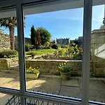 Lonsdale House Boutique 4*