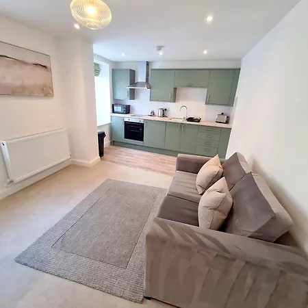 Lonsdale House Boutique