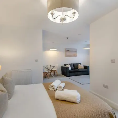 Lonsdale House Boutique Aparthotel 4*