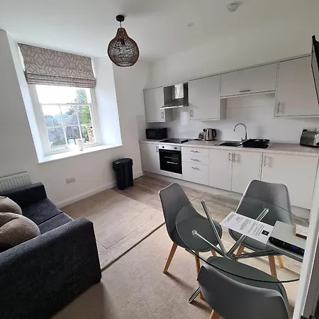 Lonsdale House Boutique